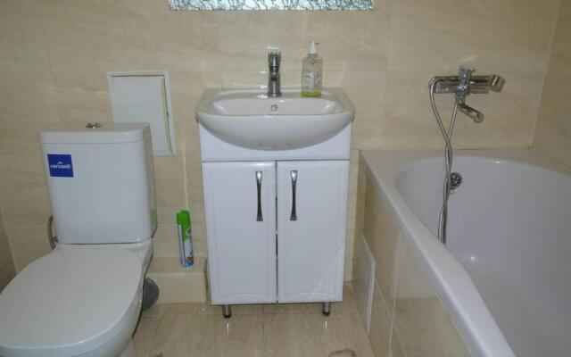 Хмельницьке шосе 122а