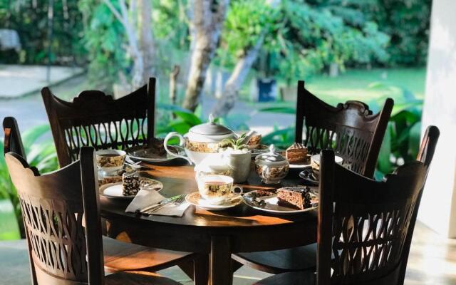 Ceylon Kingsmen Garden Hotel