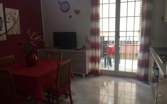 The Wisteria Apartment Near to Main Beach