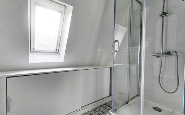 Appartement Near To Saint Lazare - 6p