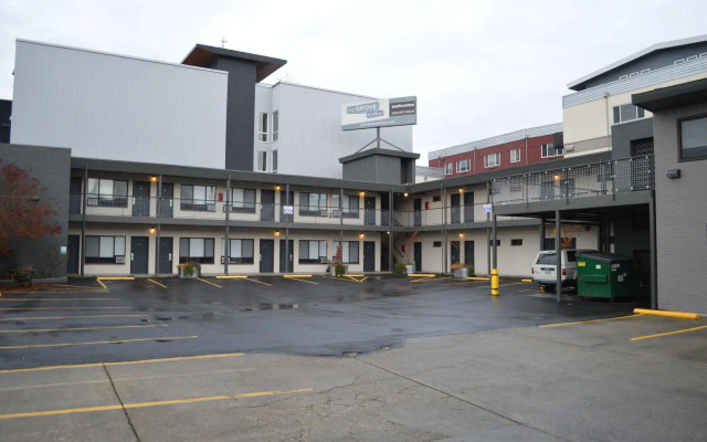 The Grove West Seattle Inn