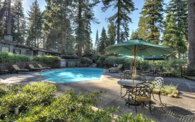 Waters Edge Oasis Shared Pool & Pier Access