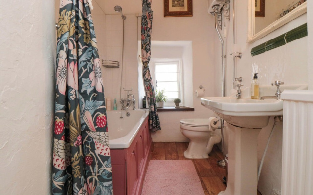 Catherine Parrs Sewing Room