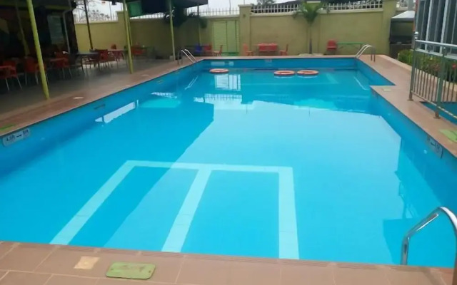 Aaliyah Royale Hotel