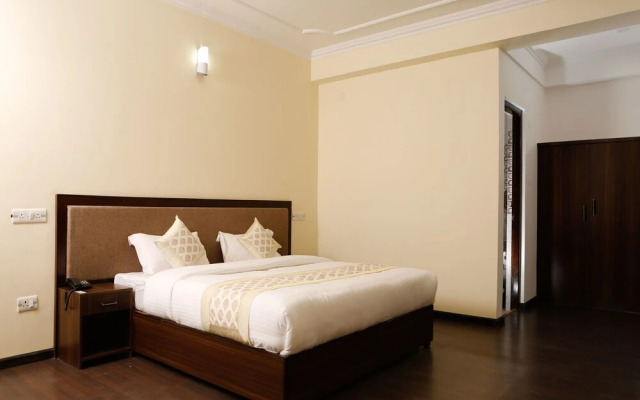 Hotel Royal Hill By OYO Rooms