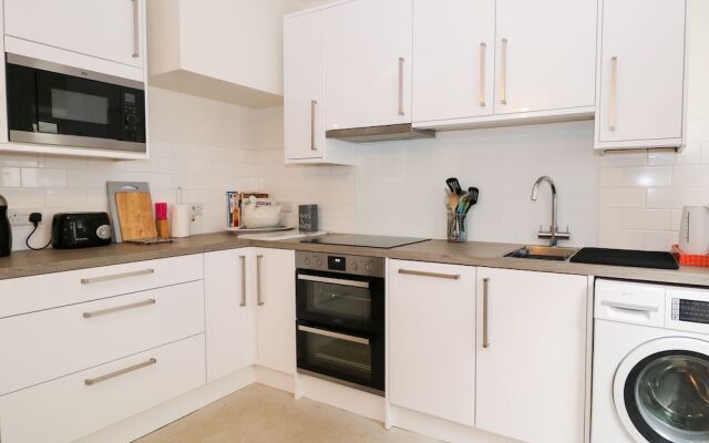 1 West Bank, Wells
