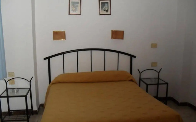 Hostal Versalles
