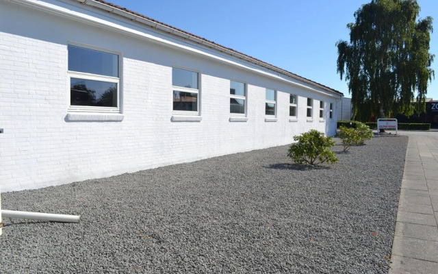 Dolphin Hotel Annex
