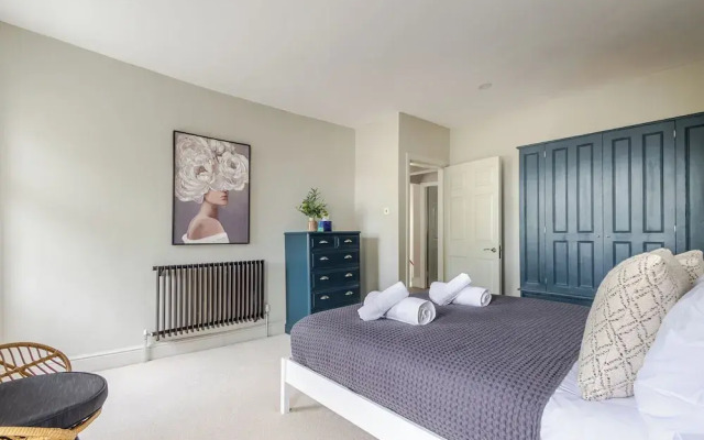 Stylish 5BD Townhouse in Leamington Spa