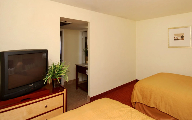 Ramada by Wyndham Tempe Near ASU