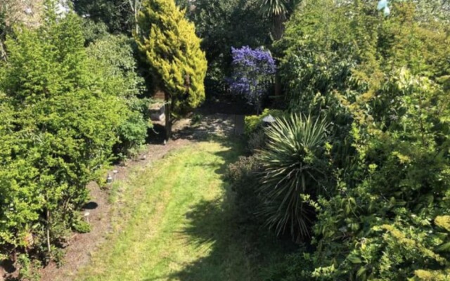 Inviting 3-bed House in Beckenham