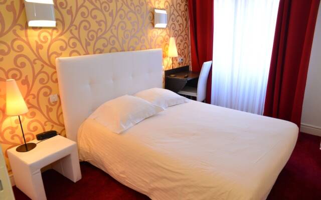 Square Hotel