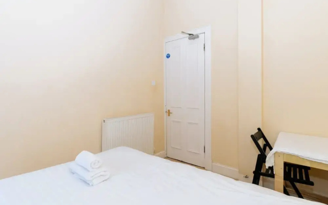 Spacious 4 Bedroom Apartment Near The Meadows/old Town