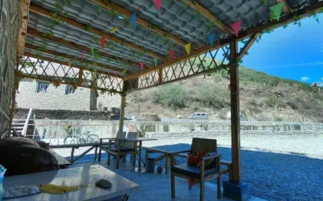 Daocheng Snowberg Inn