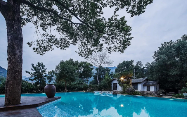 Yue Xi Shan Ju Resort
