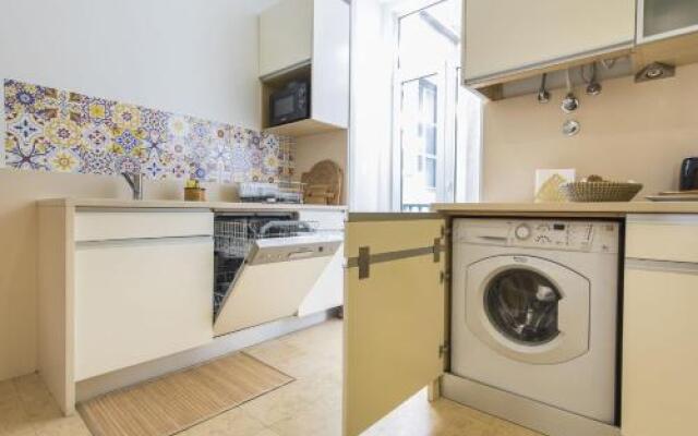 Lovelystay - Downtown 2Bedroom Wonder