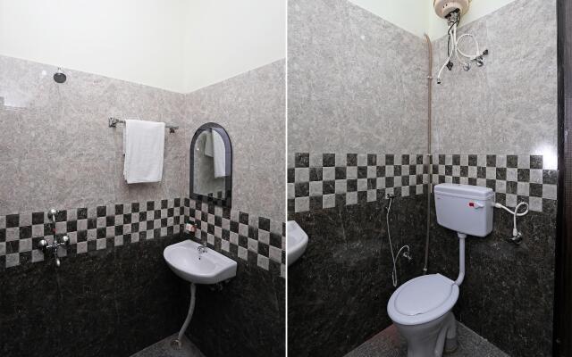 OYO 17293 Country Residency