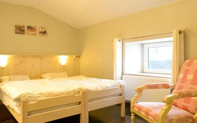 Magnificent Holiday Home in Manhay With Fenced Garden