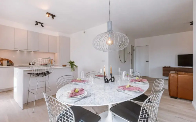 Beautifully Decorated Apartment Close to the sea