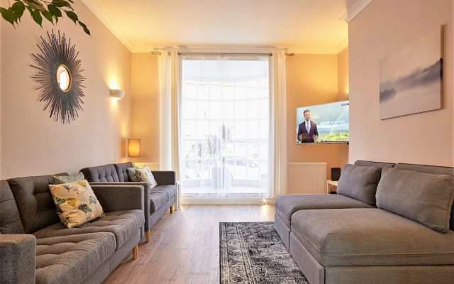 Meredith Way 2 Bedrooms Apartment