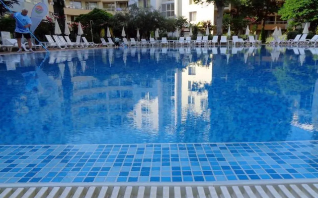 Amazing 2 bedroom apartment next to the beach