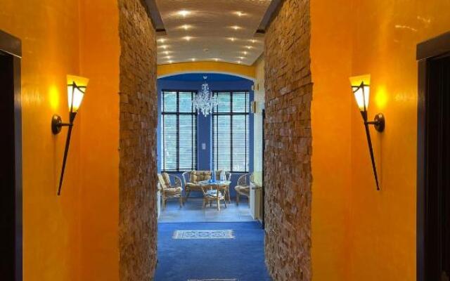Casa Dunarea by Genco