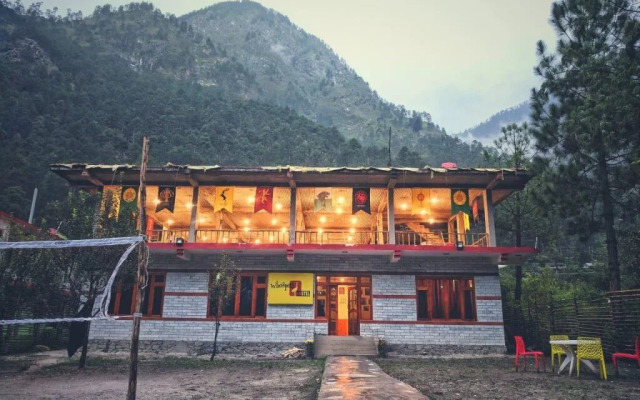 Whoopers Hostel