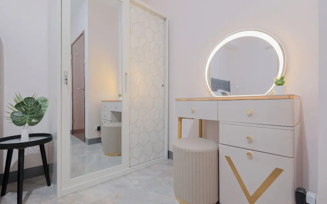 Prime Location 1Br At The Wave Kuningan Apartment