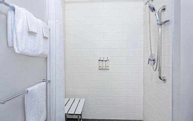 Holiday Inn Express and Suites Miramar by IHG