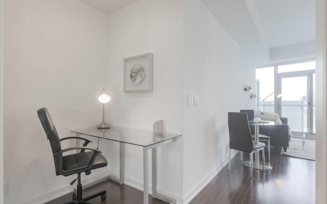 Noel Suites - York and Harbour St.