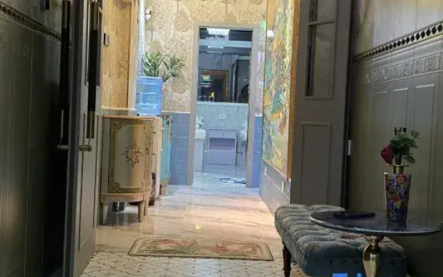 Hong Kong A11 Hostel (Tsim Sha Tsui Station Exit A)