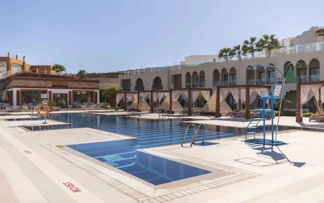 SUNRISE Arabian Beach Resort - Posh Club