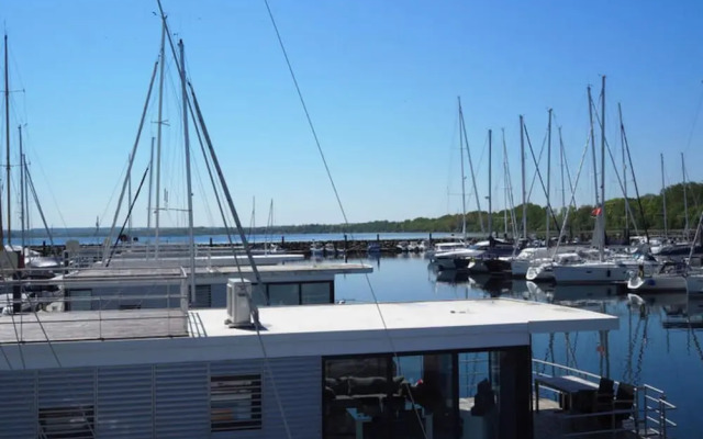 Houseboat in Boltenhagen