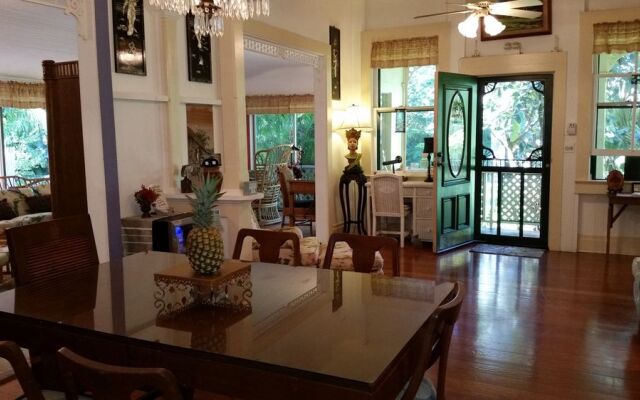 Haiku Plantation Inn Bed & Breakfast