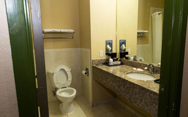 Red Lion Inn & Suites Iah Airport East