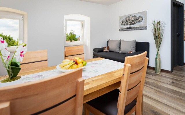 Beautiful Apartment in Veprinac With Wifi and 2 Bedrooms
