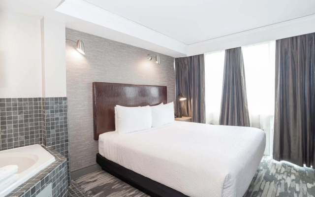 Sandman Signature Toronto Airport Hotel