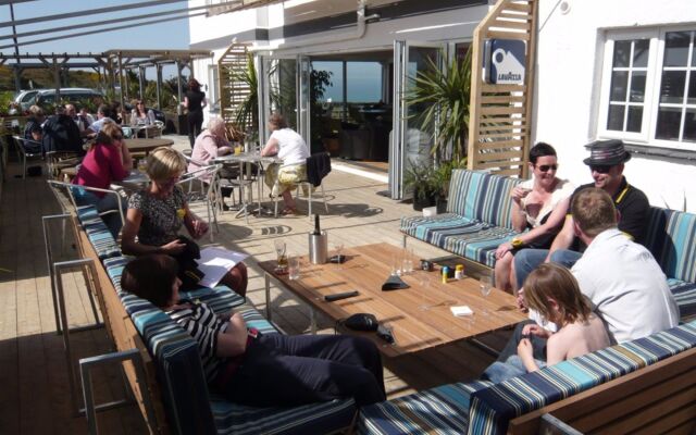 Elements Hotel & Restaurant