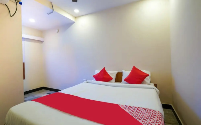 OYO 49253 Raja Residency