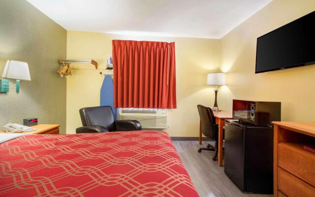 Econo Lodge Lansing - Leavenworth