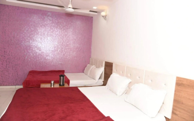 Oyo 38762 Hotel Lucky Inn