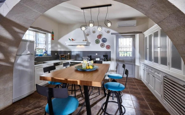 Villa Rouga in Xirosterni