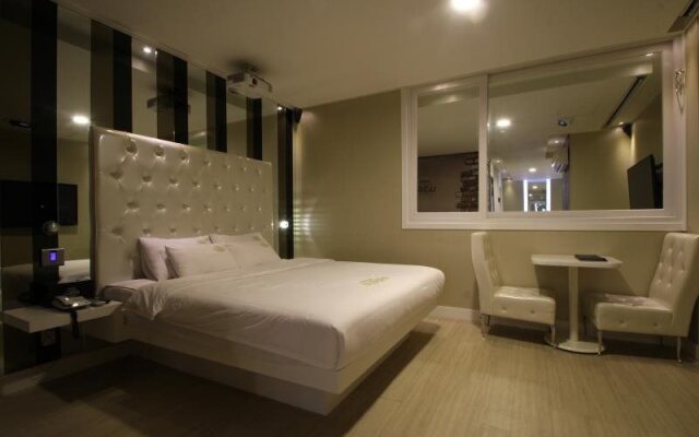 U & Songdo Hotel