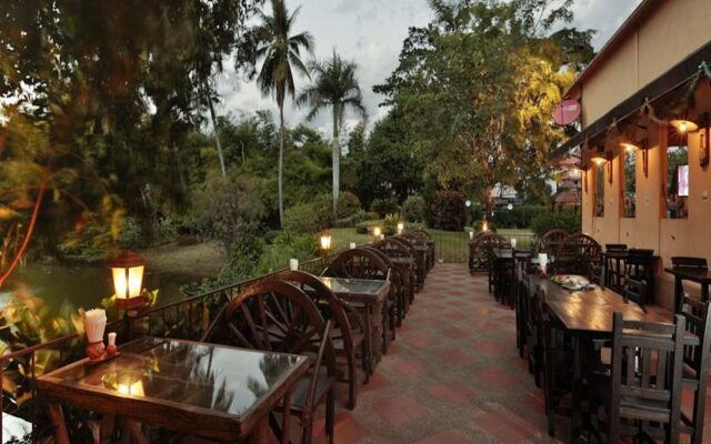 Charoen Hotel