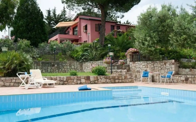 Villa Ivoni 1
