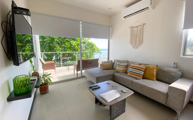 BEACHFRONT APARTMENT Vistas de Bejuco