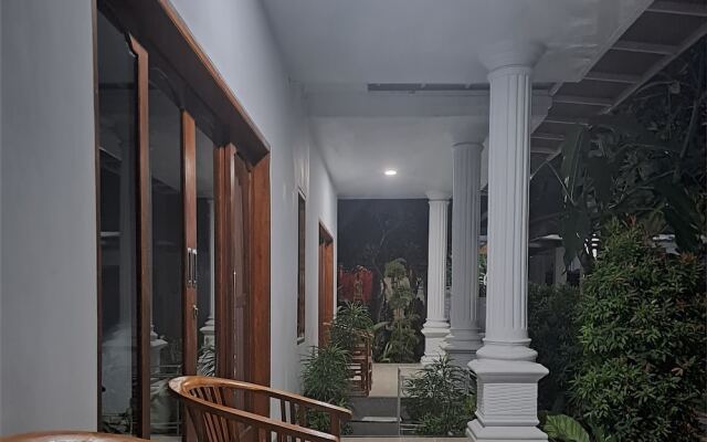 srinadi guest house