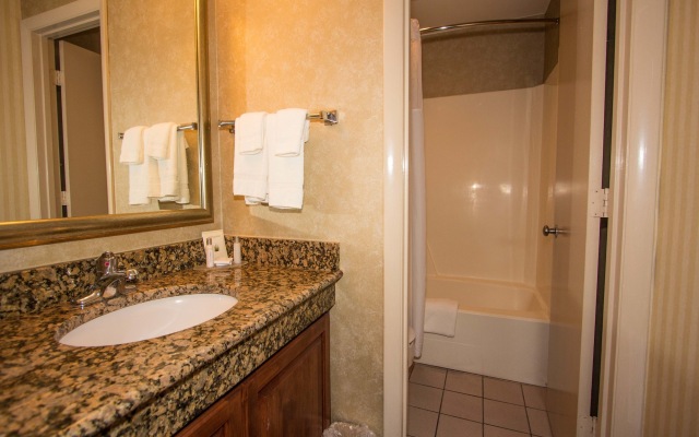Red Roof Inn & Suites Newport News
