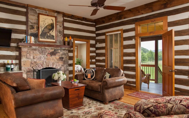 Fort Lewis Lodge