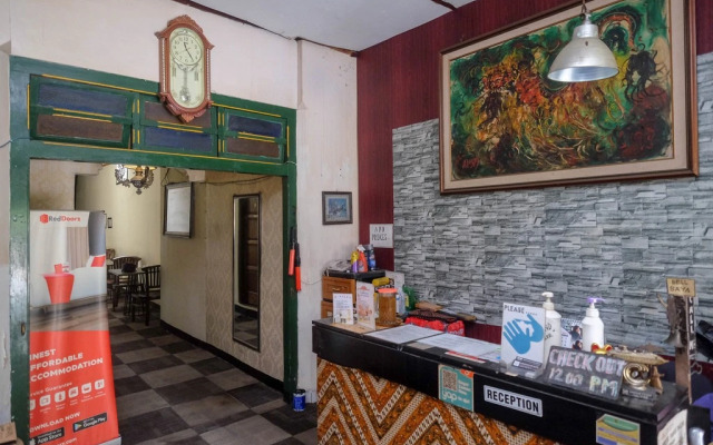 RedDoorz near Plengkung Gading